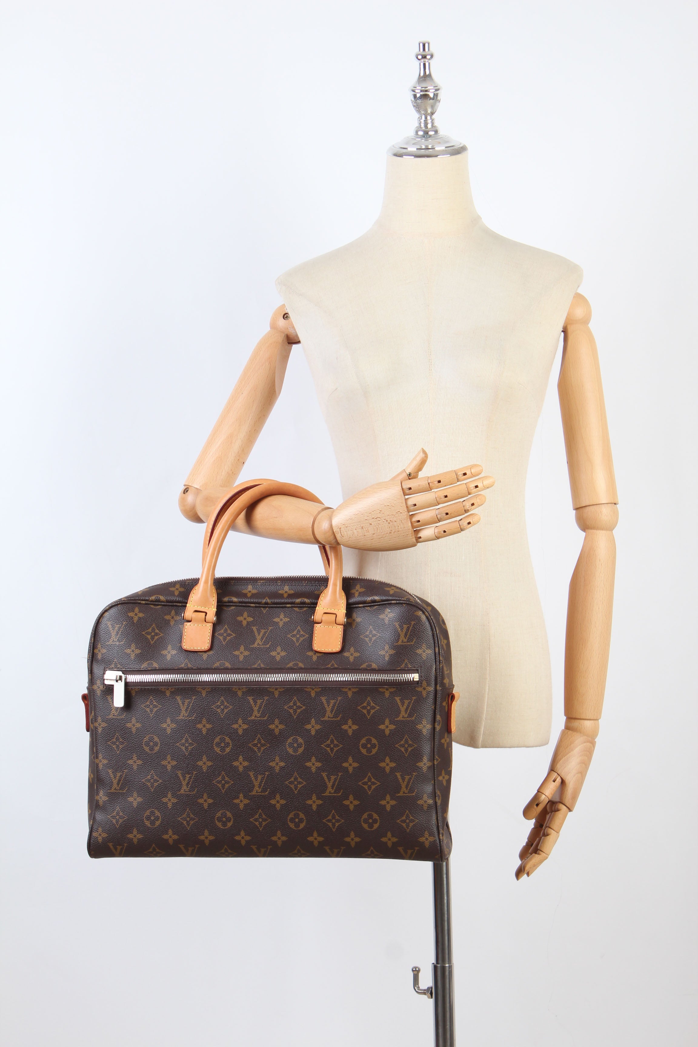 Louis Vuitton Monogram Horizon Briefcase Canvas Business Bag in Excellent Condition