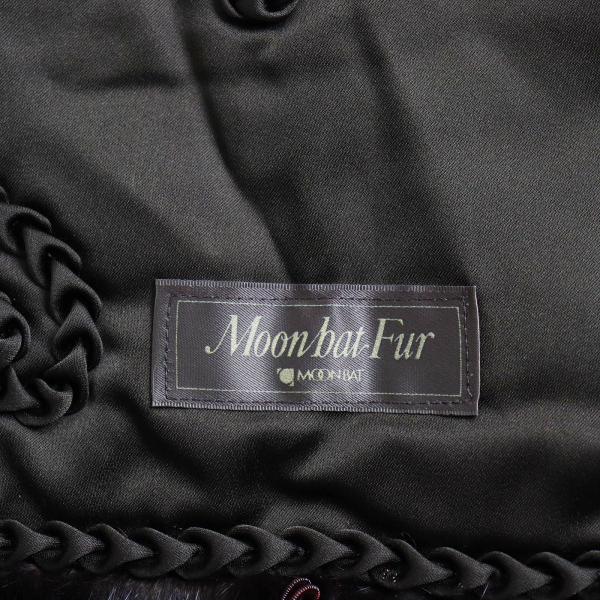 MOONBAT Mink Fur Shawl with Embroidery