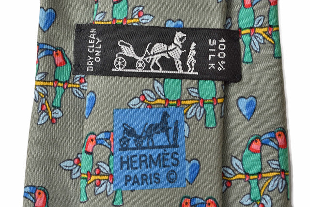 Hermes Silk 100% Parrot Light Gray/Green Tie in Excellent Condition