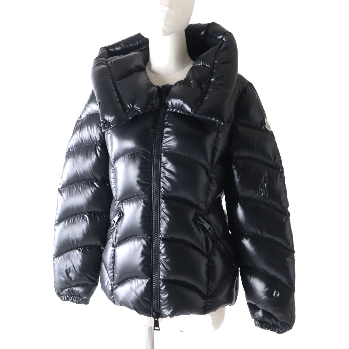 Moncler AKEBIA Logo Hooded Down Jacket Black