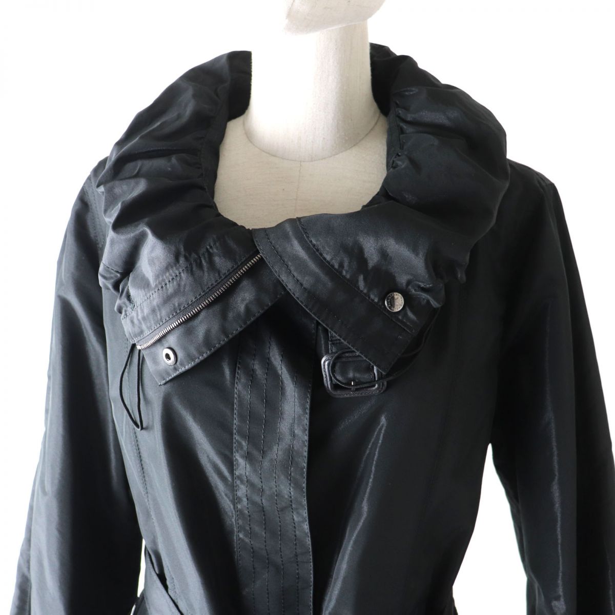 Burberry Belted Logo ZIP Collar Coat Black