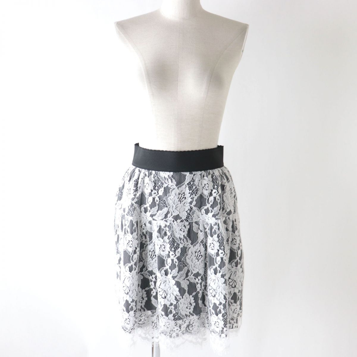 Dolce & Gabbana Floral Lace Flare Skirt White/Black