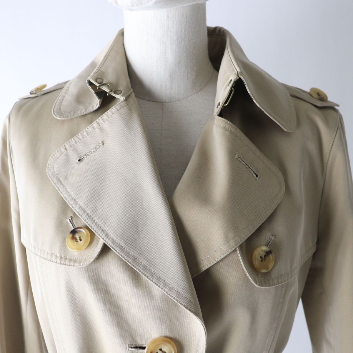 Burberry Trench Coat Beige Size 40