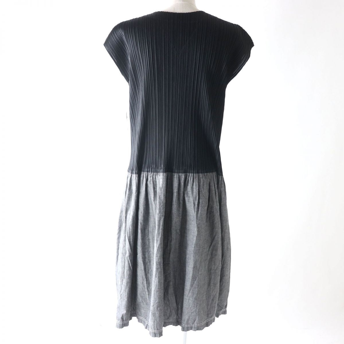 Issey Miyake Pleated V-neck Sleeveless Dress