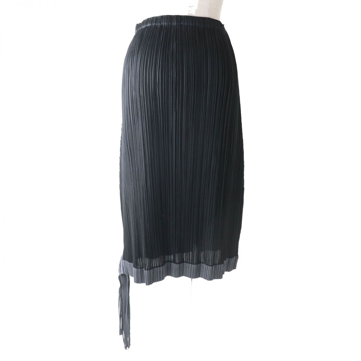 Issey Miyake Pleated Fringe Knee-length Skirt