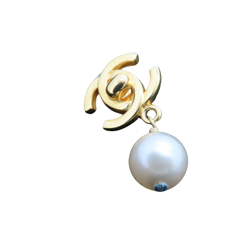 Chanel Coco Mark Pearl Vintage Earrings