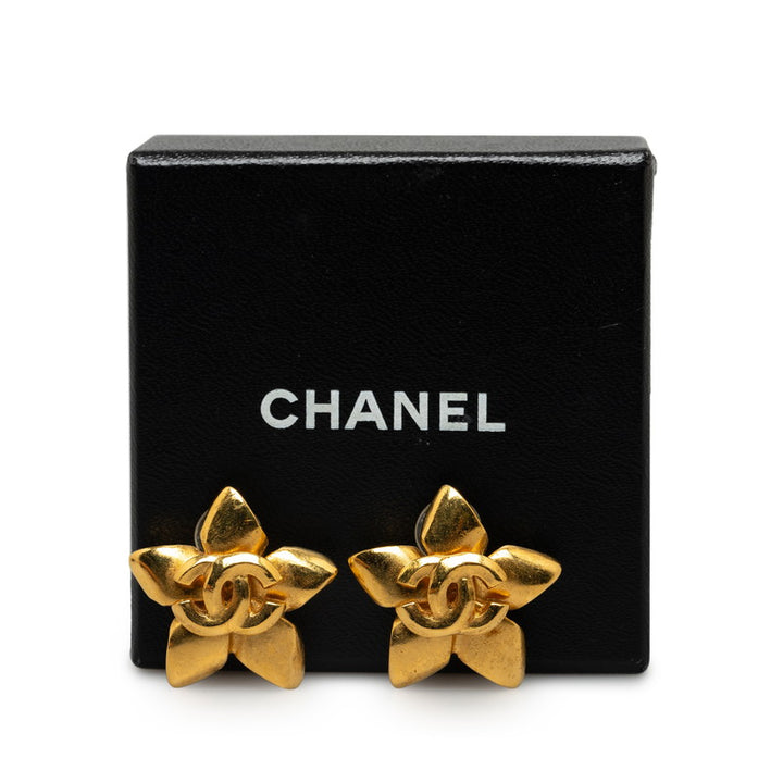 Chanel Vintage Coco Mark Flower Motif Clip-On Earrings in Very Good Condition