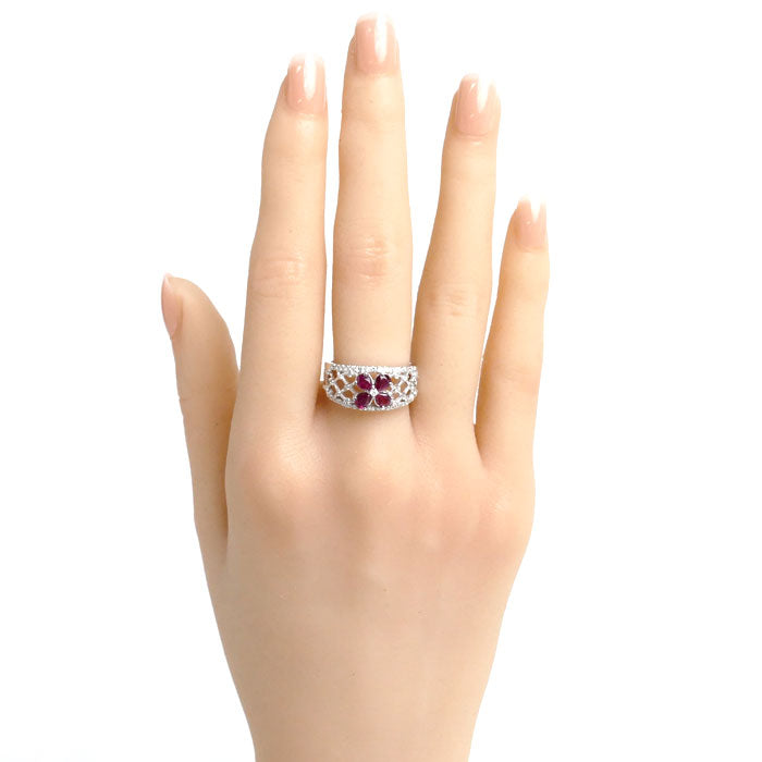 K18WG White Gold Ruby Flower Ring