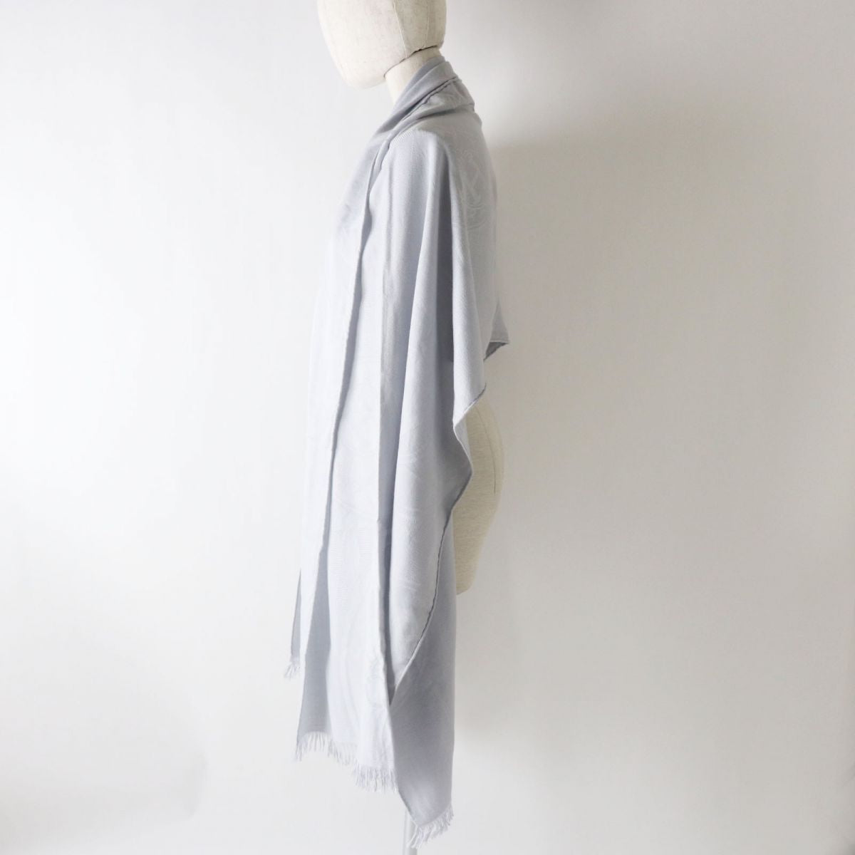 Hermes New Libris Cashmere Silk Stole Shawl