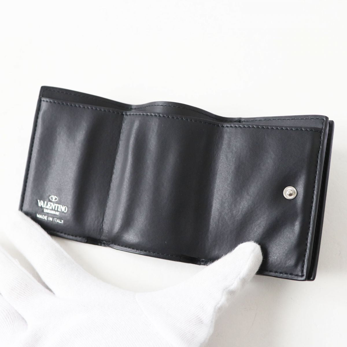 Valentino Garavani Leather Tri-fold Wallet Black