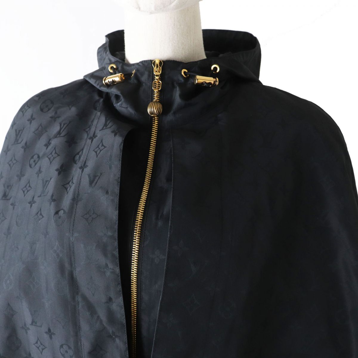 Louis Vuitton Women's Sleeveless Parka Cape Black