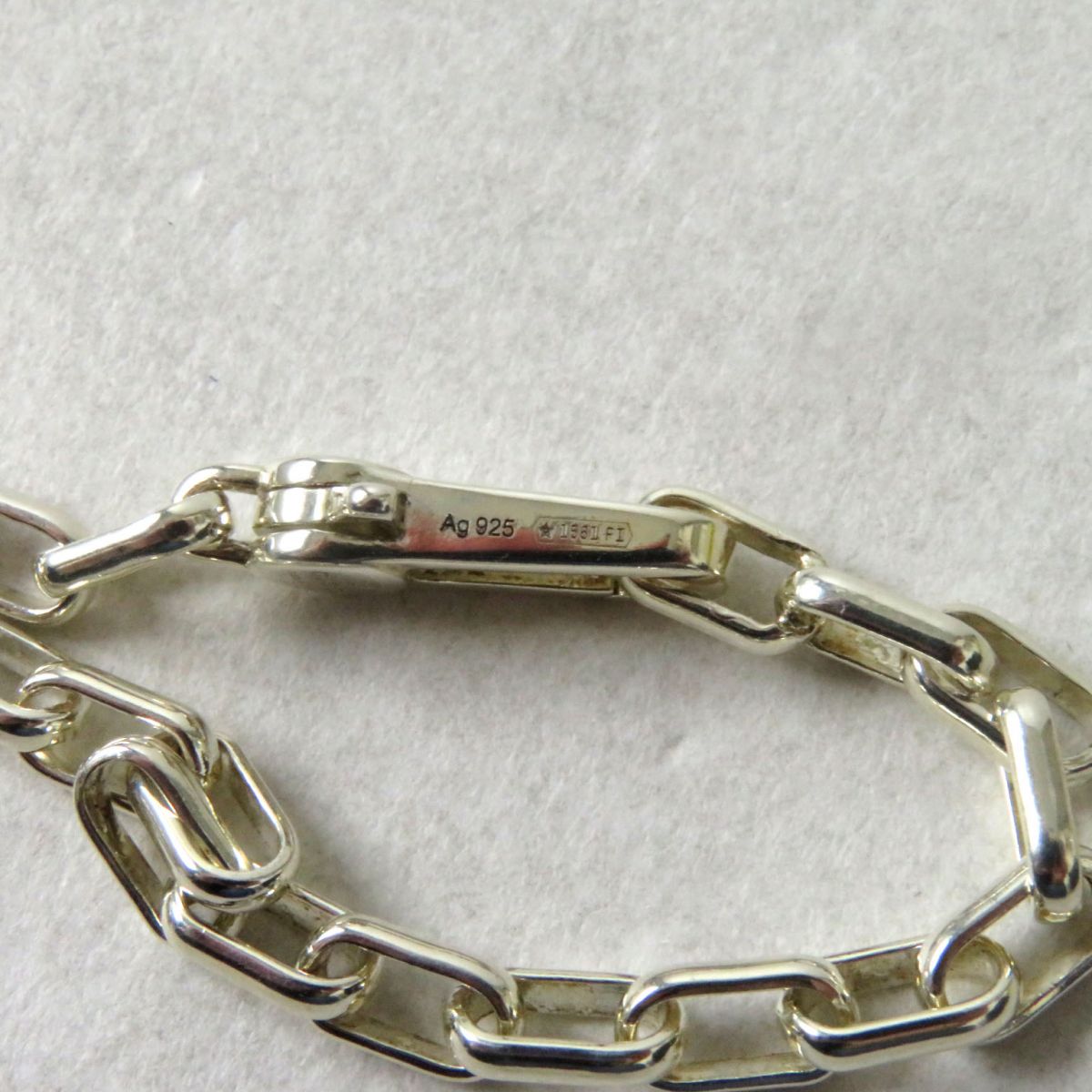 Gucci Women's Silver Chain Bracelet