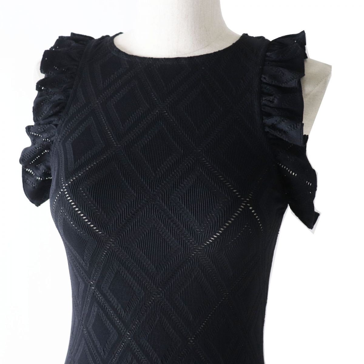 Chanel Ruffled Sleeveless Top Black 36