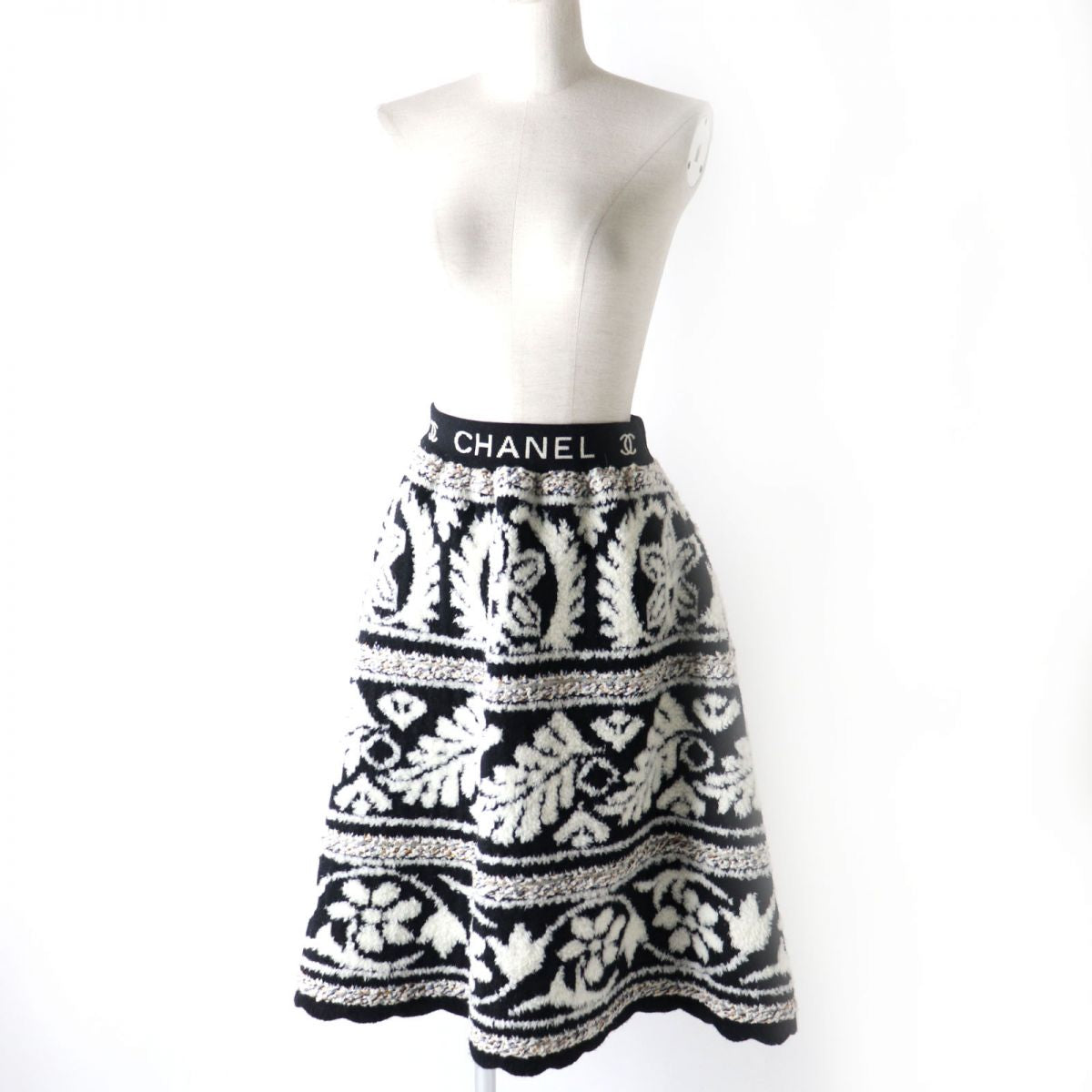 Chanel Wool Flare Skirt P62586