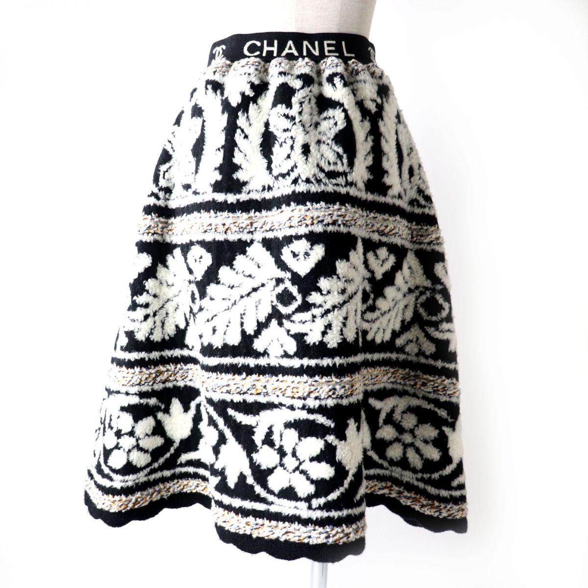 Chanel Wool Flare Skirt P62586