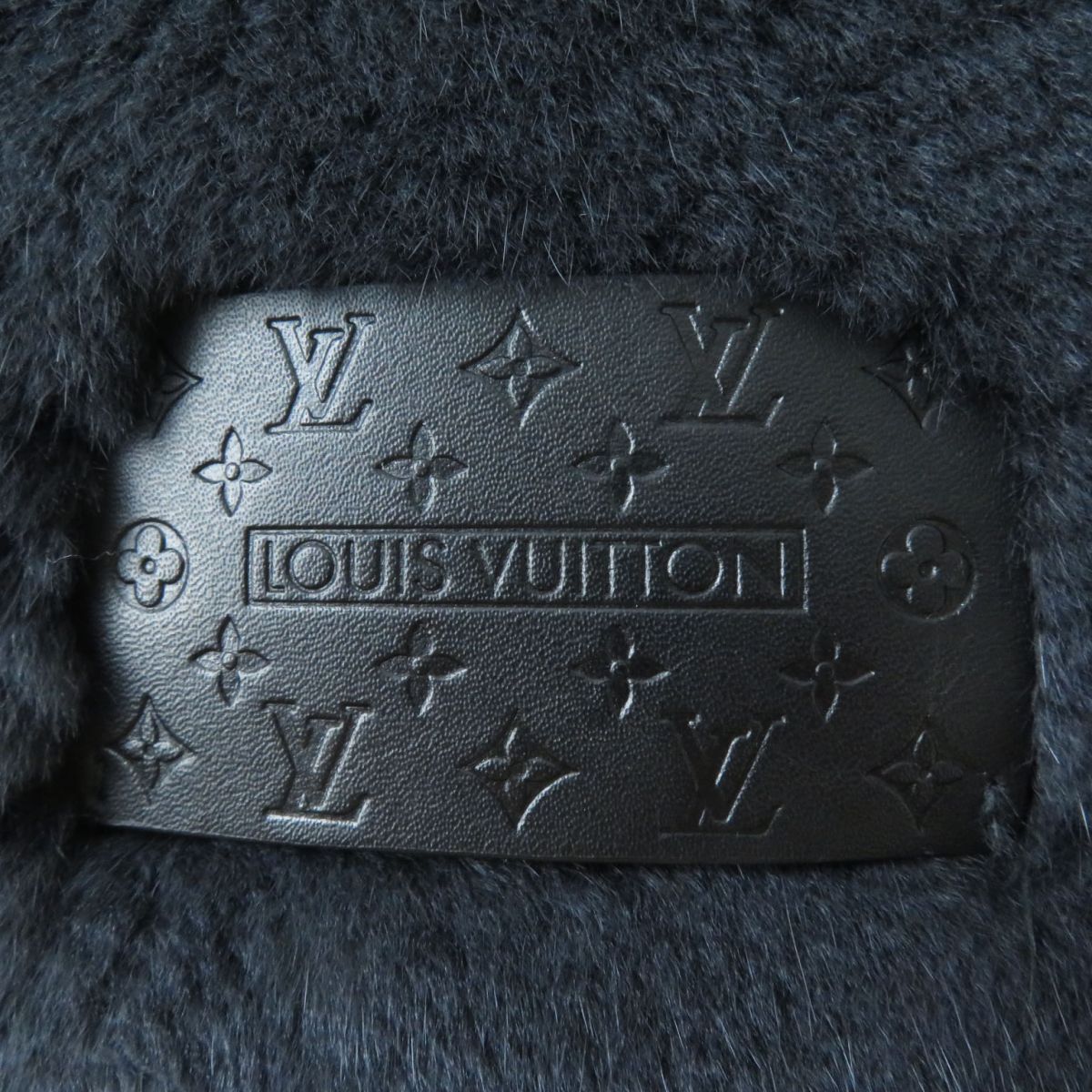 Louis Vuitton Mink Muffler Scarf M71660