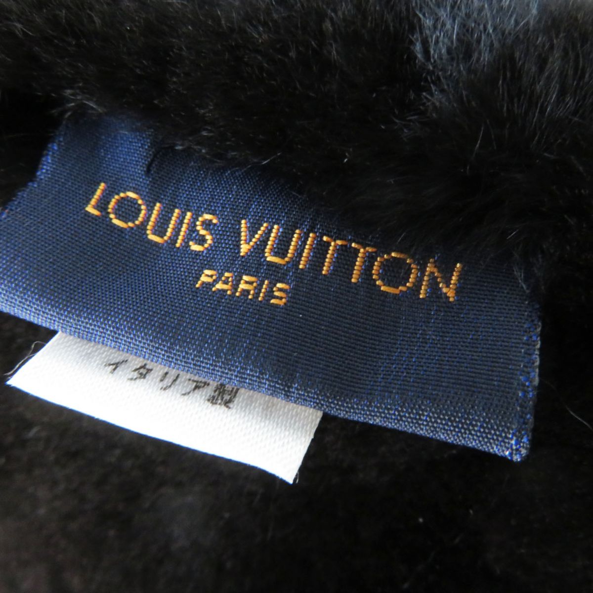 Louis Vuitton Mink Muffler Scarf M71660