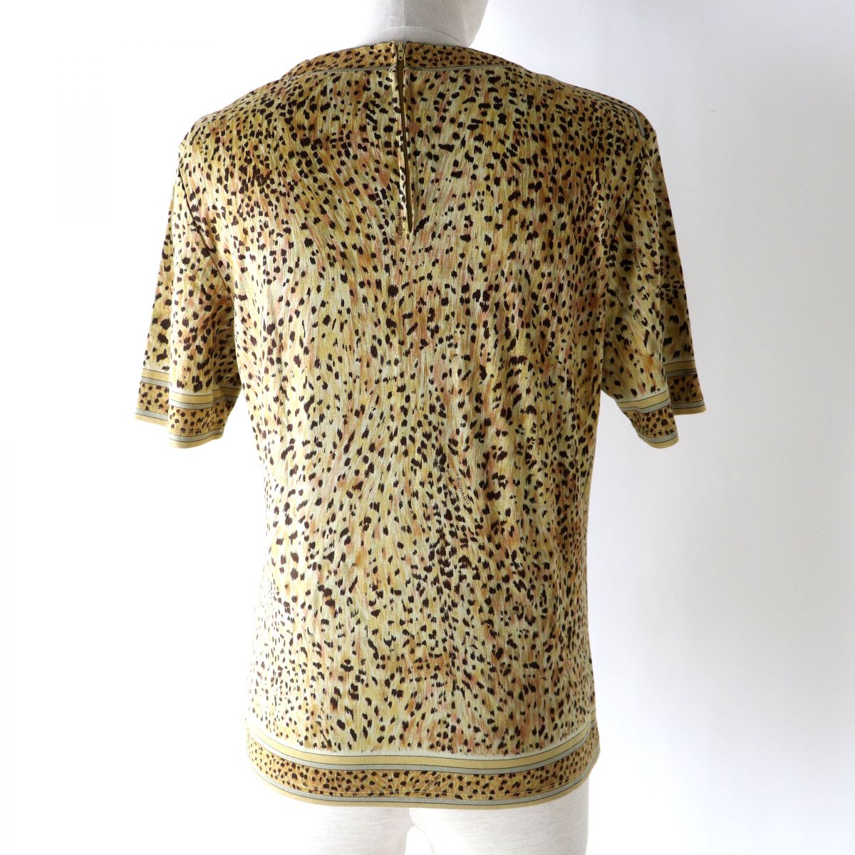 LEONARD Women's V-neck T-shirt Brown Leopard M