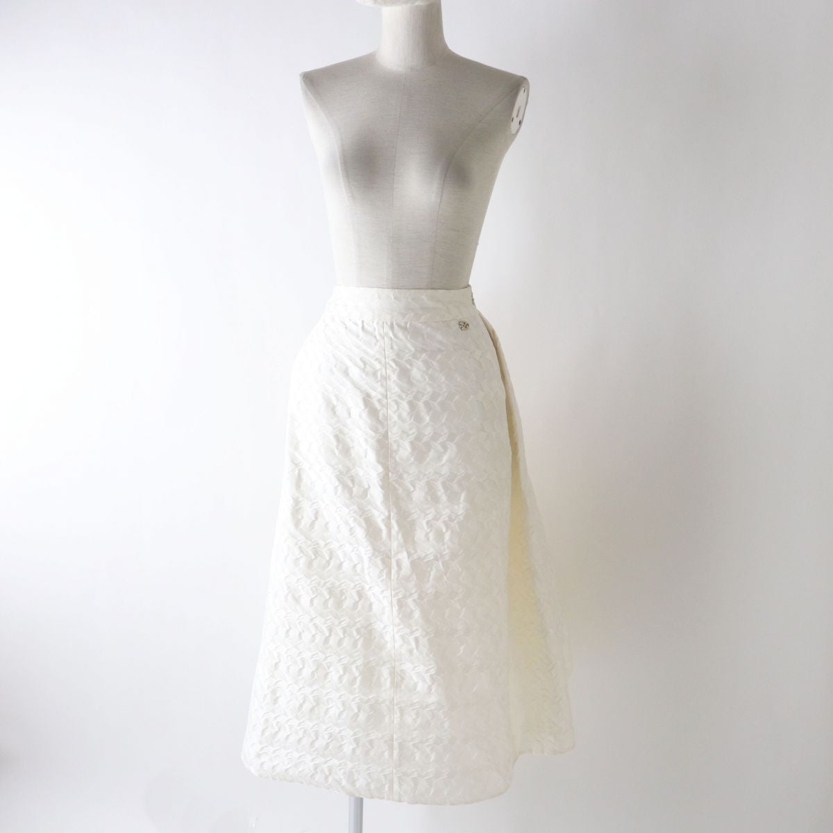 Chanel 100% Silk Pleated Skirt COCO Mark 34