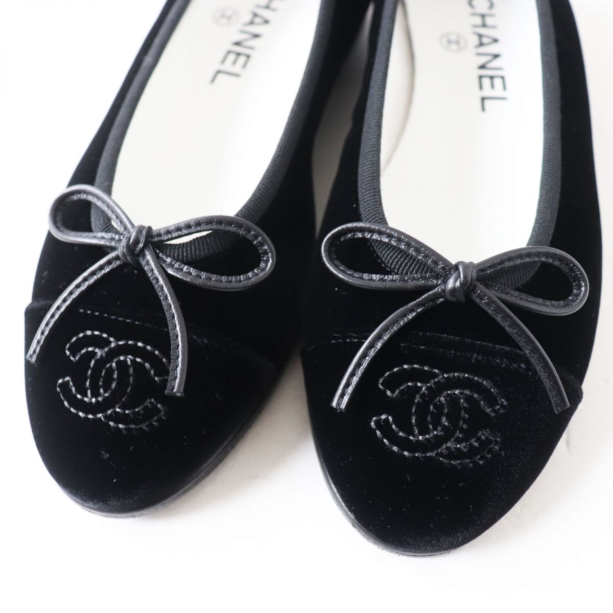 Chanel COCO Mark Ribbon Velvet Flat Shoes