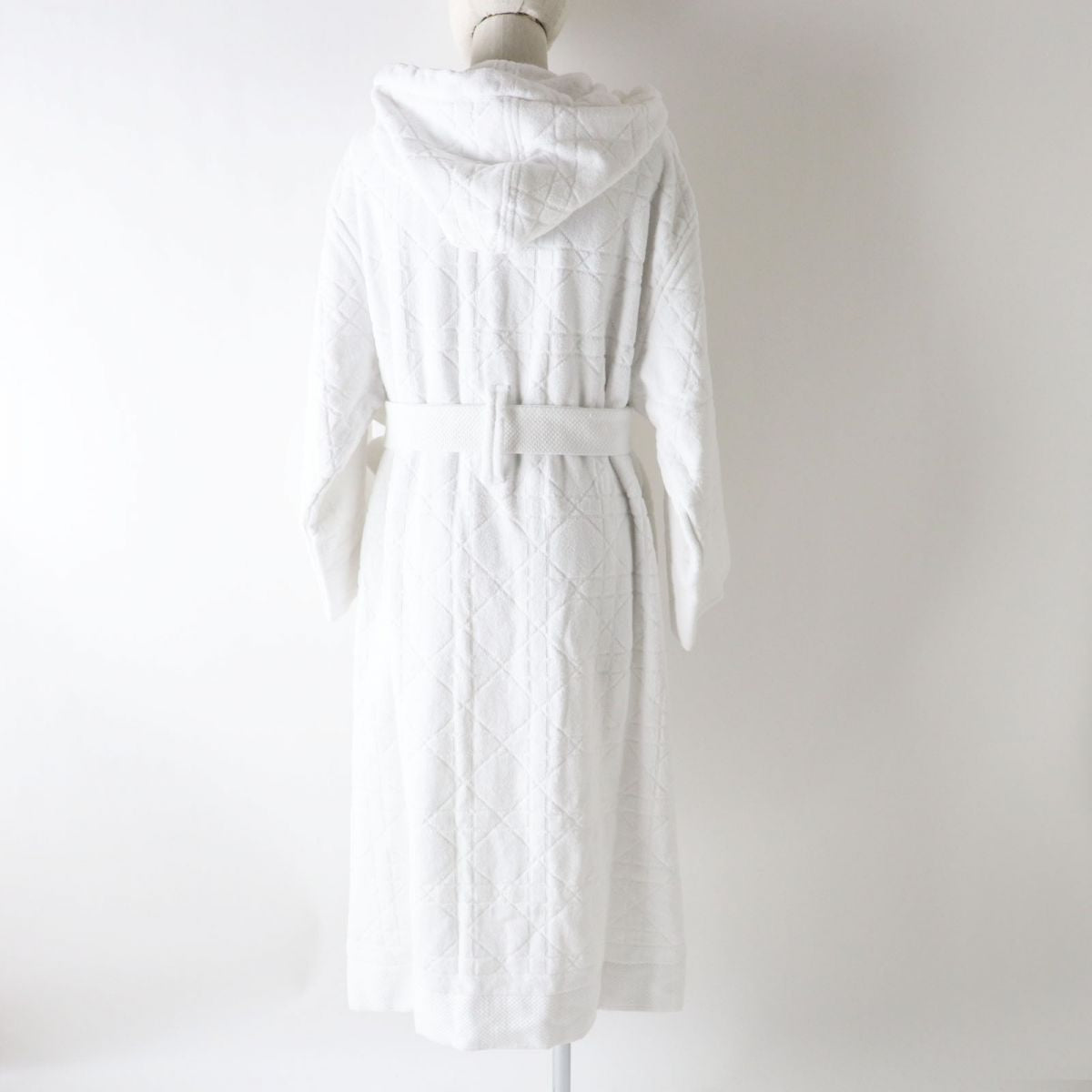 Dior Cannage 30 Montaigne Bathrobe White