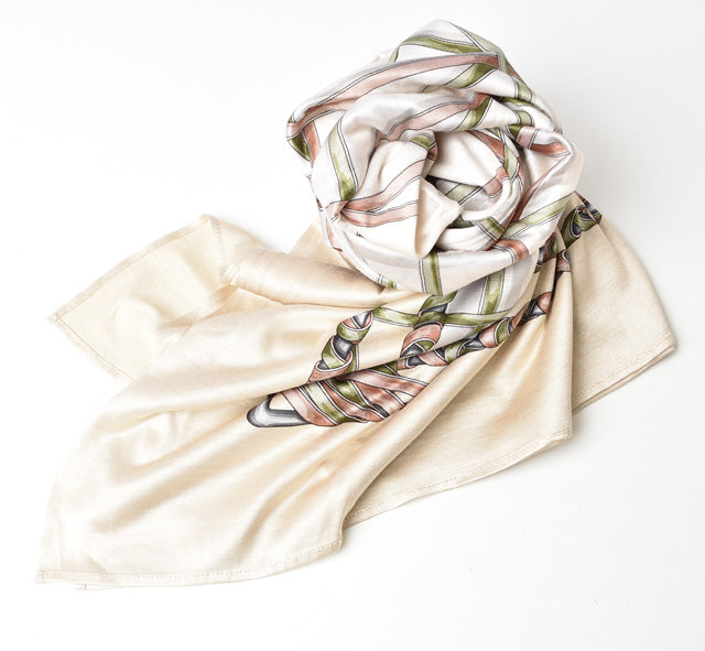 Gucci Silk Scarf Beige/White in Pristine Condition