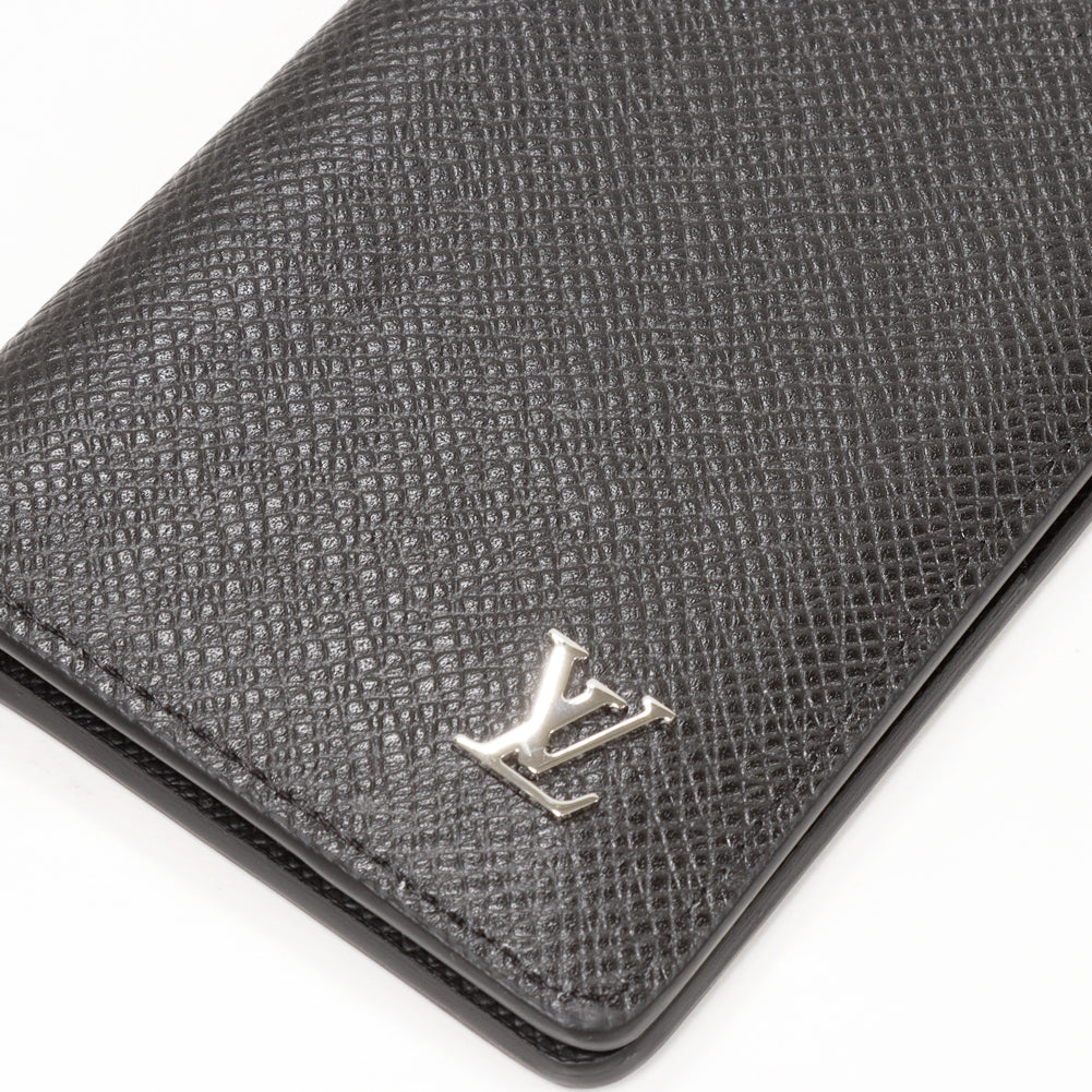 Louis Vuitton Taiga Bifold Card Case M30283 in Pristine Condition