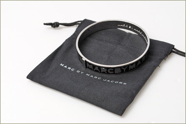 MARC BY MARC JACOBS Bangle Accessory Skinny Logo Black