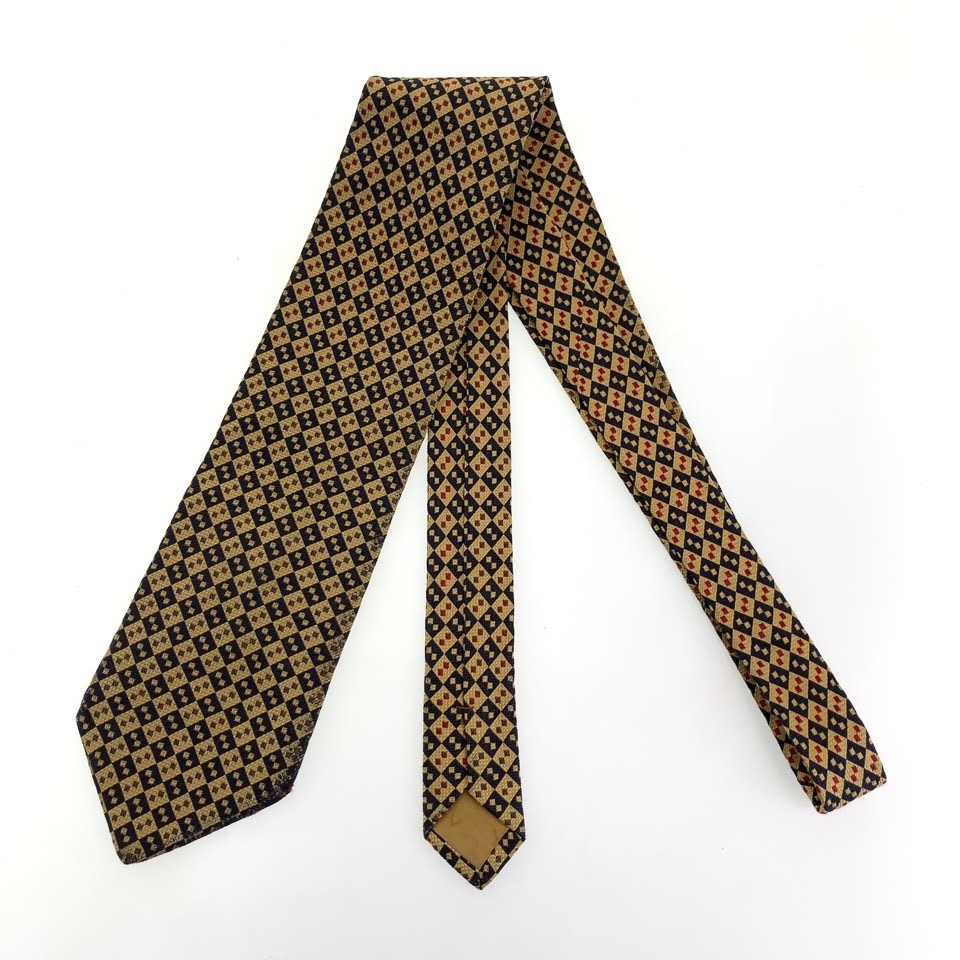 Yves Saint Laurent Silk 9cm Tie D-TK 8075 in Very Good Condition