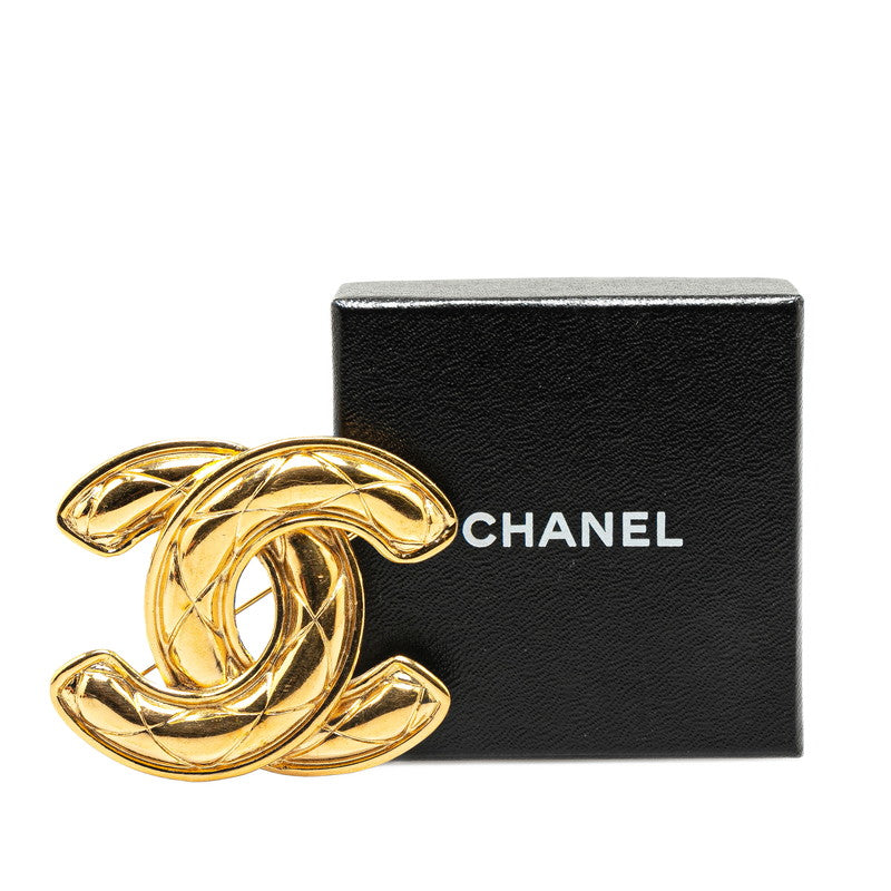 Chanel Vintage Matelasse Coco Mark Brooch Gold Plated in Very Good Condition