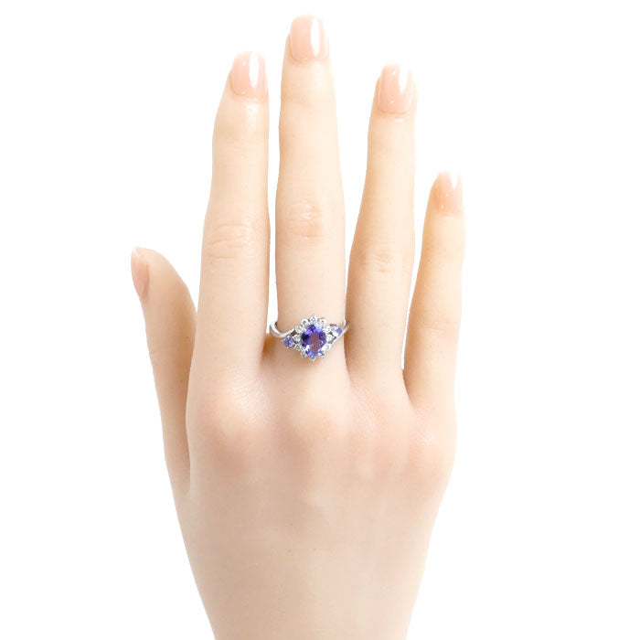 K18WG White Gold Tanzanite Diamond Ring