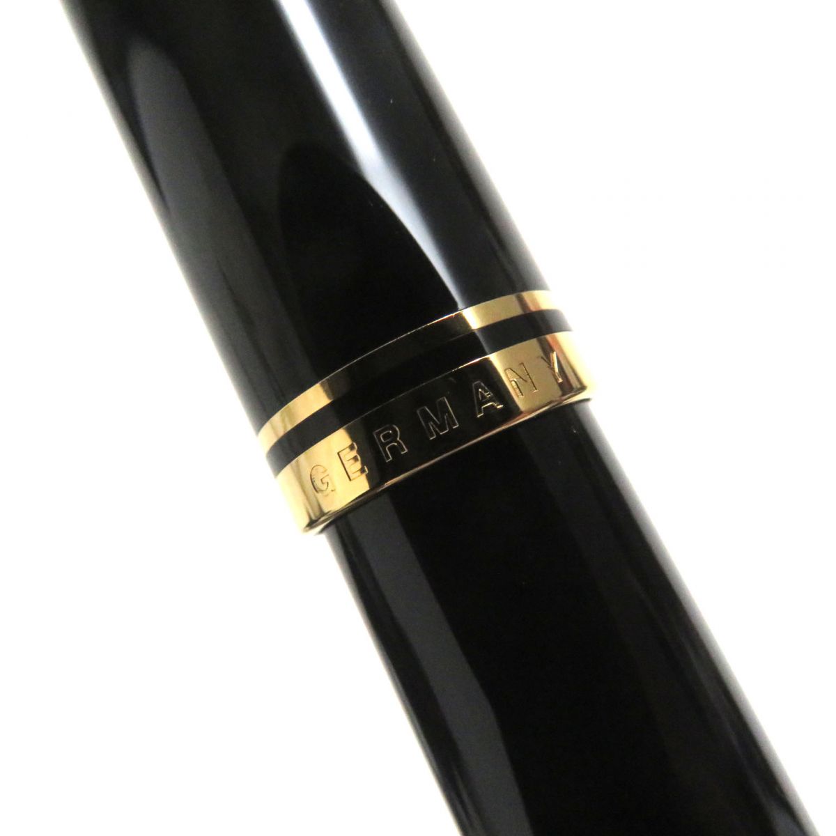 Pelikan M405 Souveraen 14K Fountain Pen, Black/Gold, F Nib