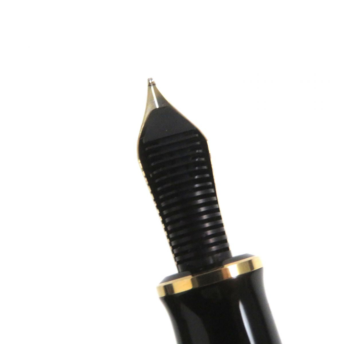 Pelikan M405 Souveraen 14K Fountain Pen, Black/Gold, F Nib