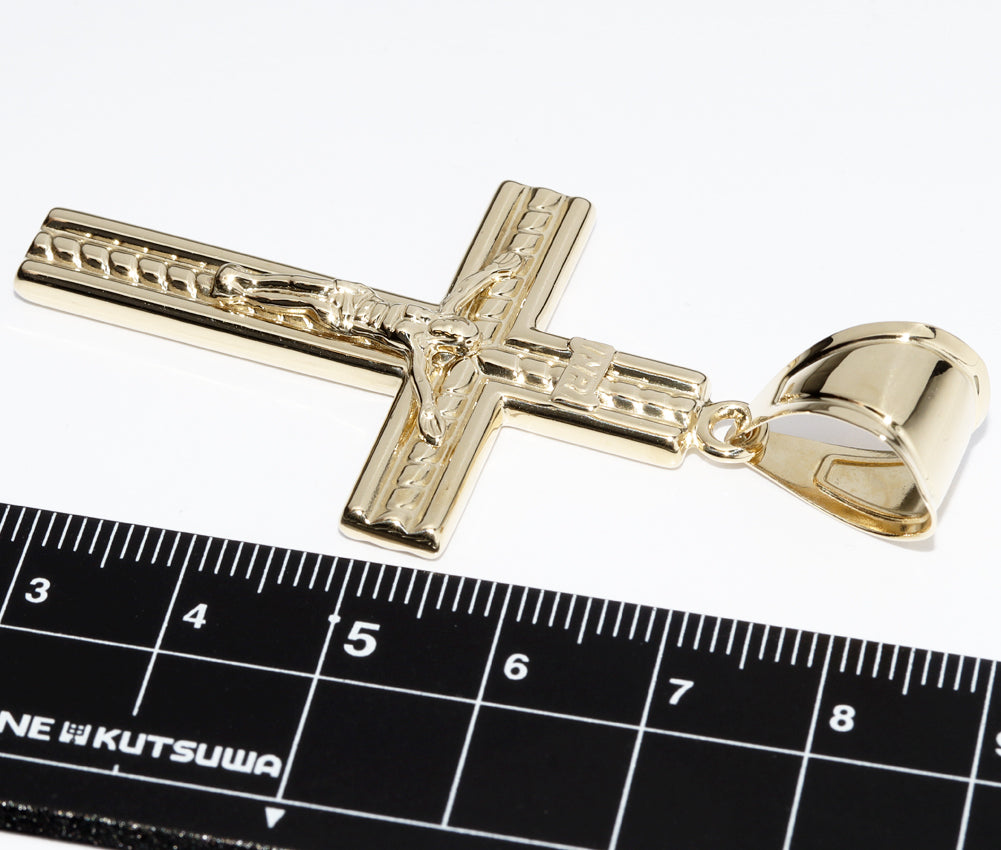 K18YG Rosary Cross Pendant in Pristine Condition