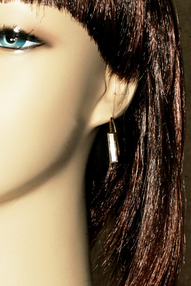 K18YG White Shell Earrings