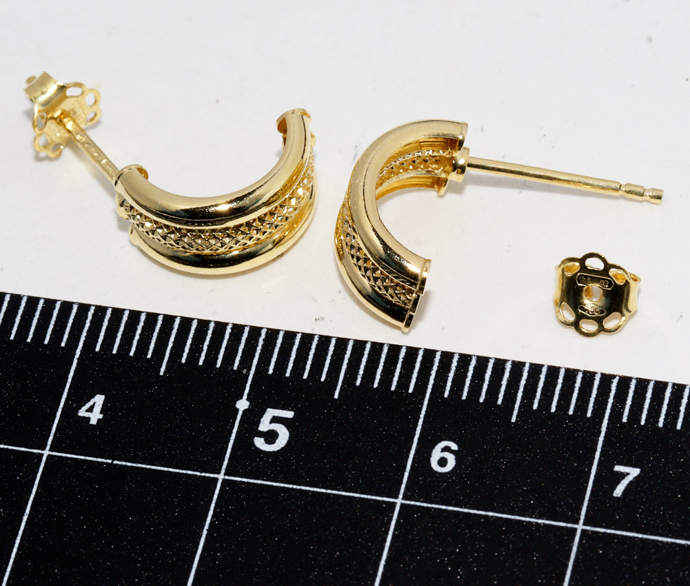 K18YG Yellow Gold Earrings in Pristine Condition