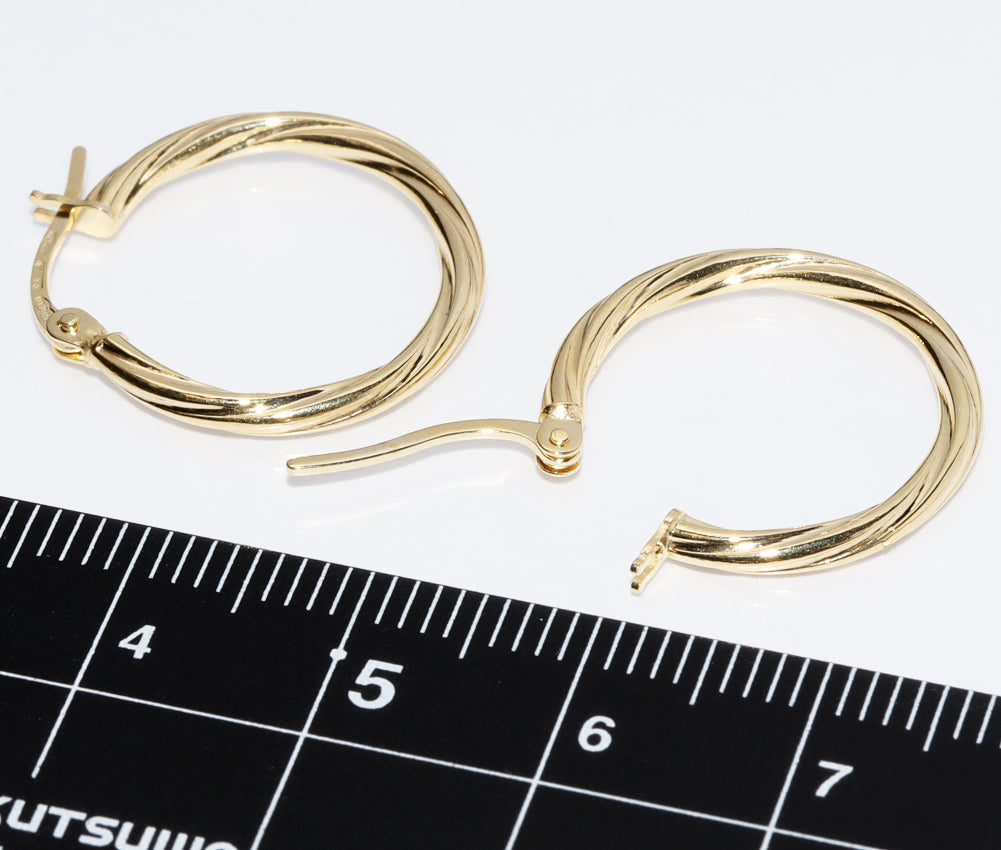 Unoaerre K18YG Hoop Earrings in Pristine Condition