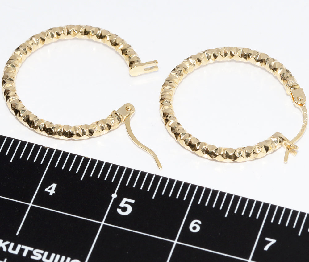 Unoaerre K18YG Yellow Gold Hoop Earrings in Pristine Condition