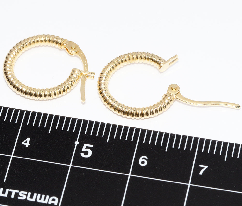 Unoaerre K18YG Yellow Gold Hoop Earrings in Pristine Condition