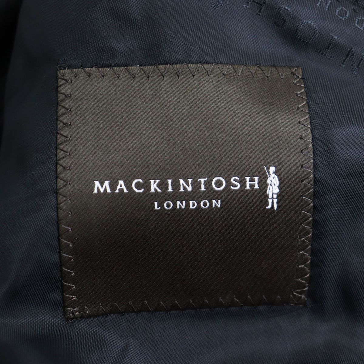 Mackintosh 100% Wool Single Suit Black 40