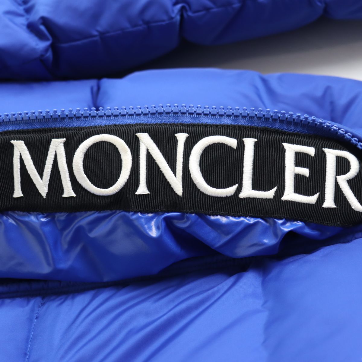 Moncler MONTCLA GIUBBOTTO Down Jacket Blue