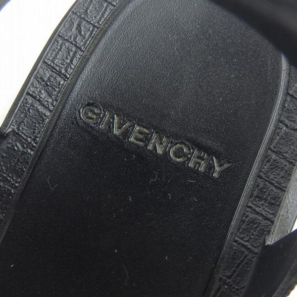 Givenchy null