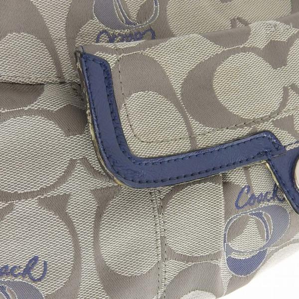 Signature Canvas Shoulder Bag in Very Good Condition