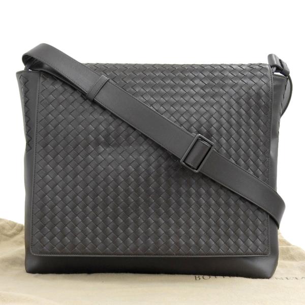 Bottega Veneta null Leather Crossbody Bag in Very Good Condition