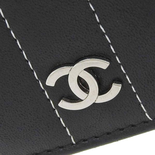 Chanel null 10番台/A30043 in Very Good Condition