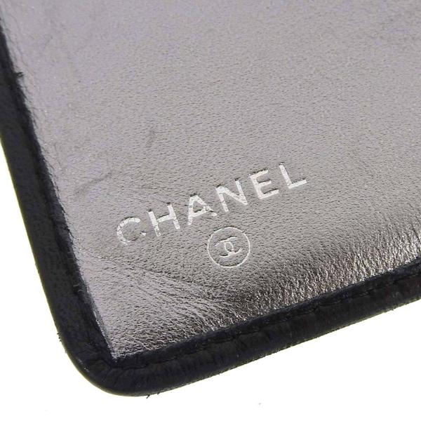 Chanel null 10番台/A30043 in Very Good Condition