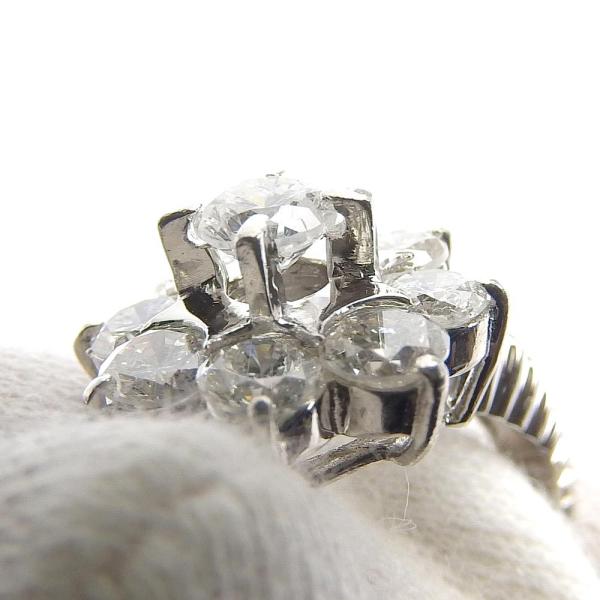 Platinum Diamond Flower Ring in Excellent Condition