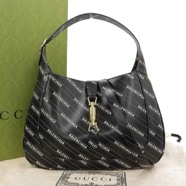 Gucci null Leather 636712.0 in  Condition