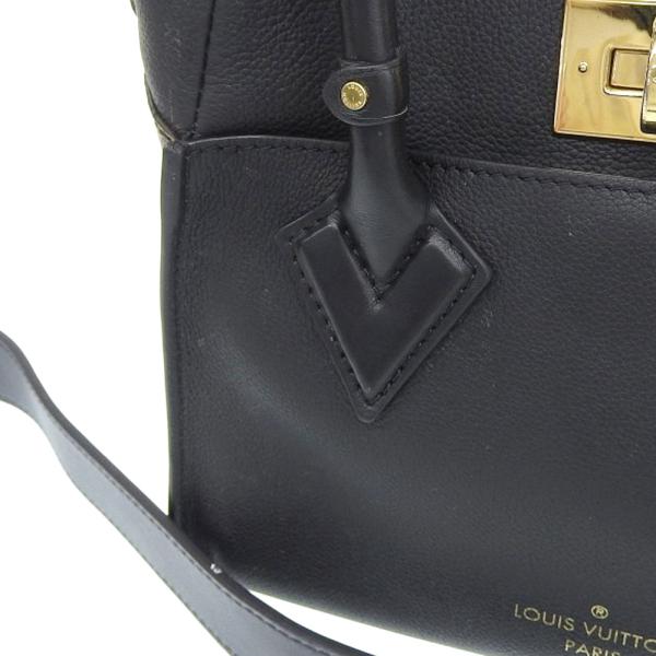 Louis Vuitton null Leather M57728 in Great Condition