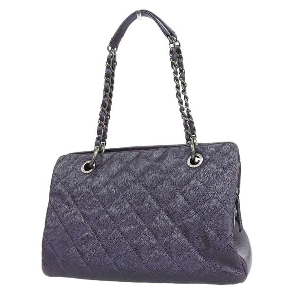 CC Quilted Caviar Chain Tote Bag in Very Good Condition